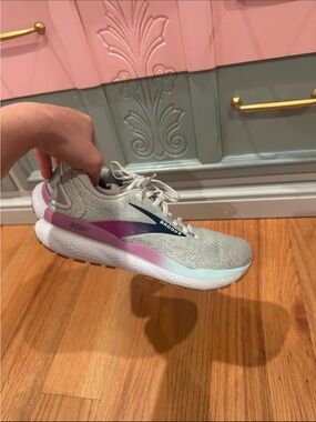 Brooks Women's Running Shoe - Light Gray with Pink & Teal Accents